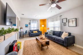 Modern Entire Home 3BR&7 min Pearl, Riverwalk, DT